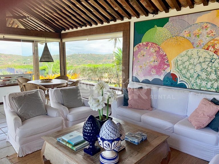 Linda casa com cinco suítes, com privacidade e vista magnífi