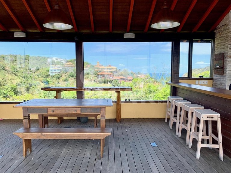 Linda casa com cinco suítes, com privacidade e vista magnífi