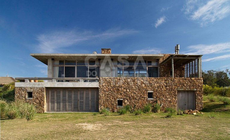 Espetacular mansão frente mar, com dez suítes em Punta Del E
