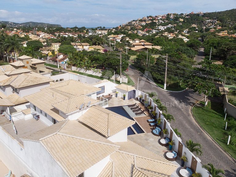 Excepcional casa em Geribá, composta de nove quartos, sendo