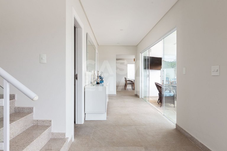 Exceptional house in Geribá, consisting of nine rooms, seven