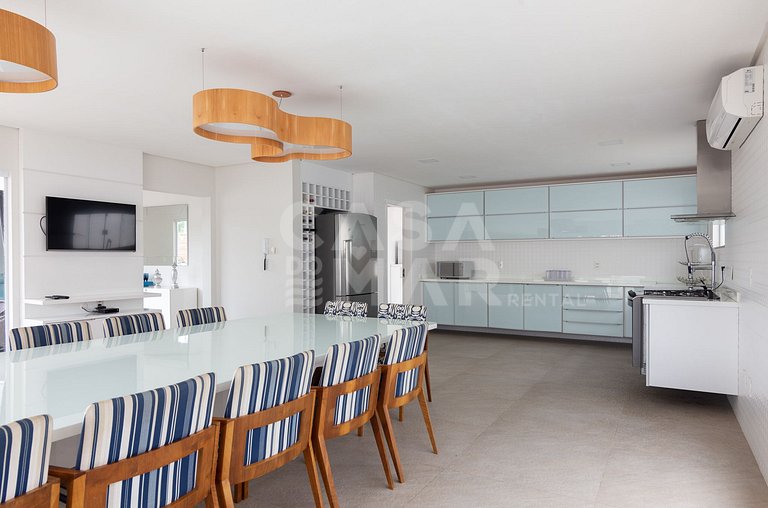 Exceptional house in Geribá, consisting of nine rooms, seven