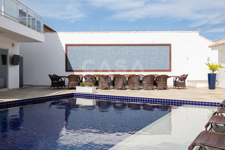 Excepcional casa em Geribá, composta de nove quartos, sendo