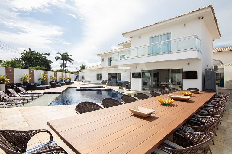 Exceptional house in Geribá, consisting of nine rooms, seven