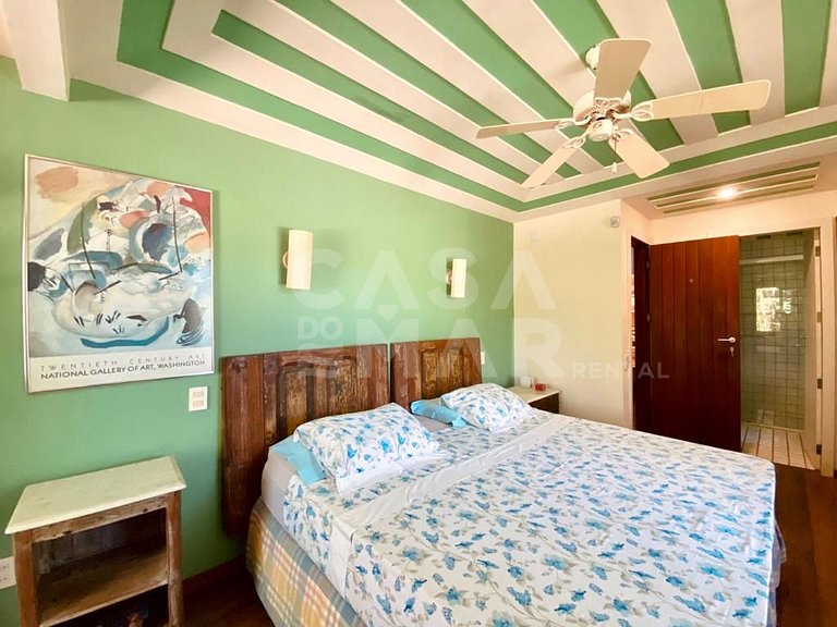 Espetacular casa composta de 4 suítes, localizada em Ponta d
