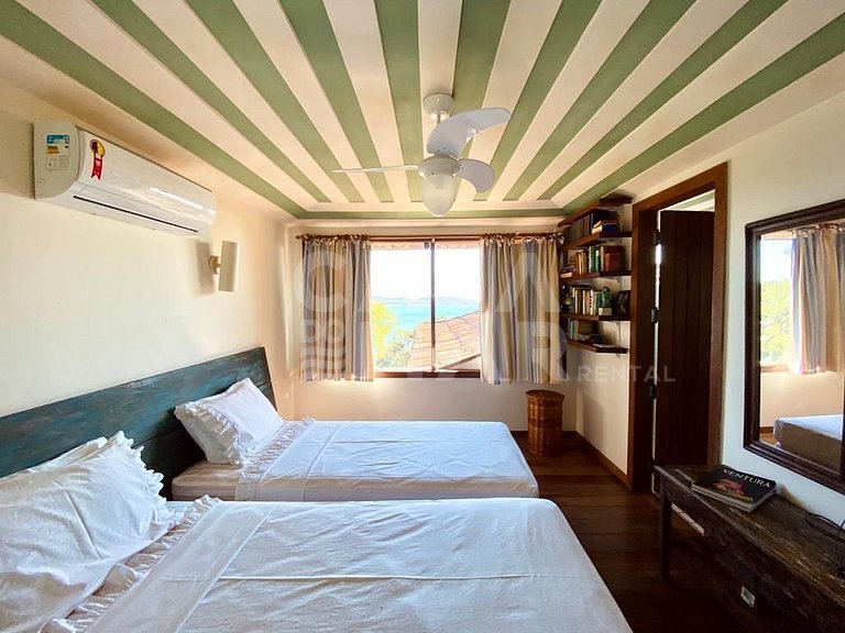 Espetacular casa composta de 4 suítes, localizada em Ponta d