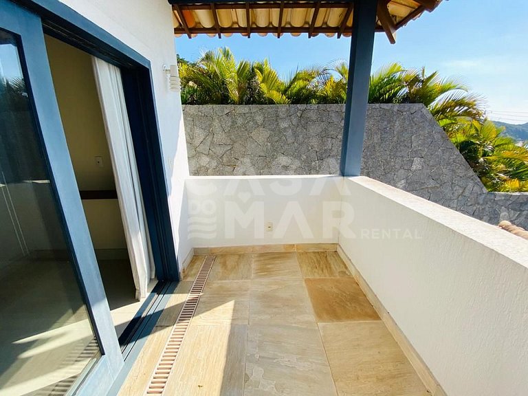 Linda casa composta de 7 quartos, sendo 5 suítes, localizada