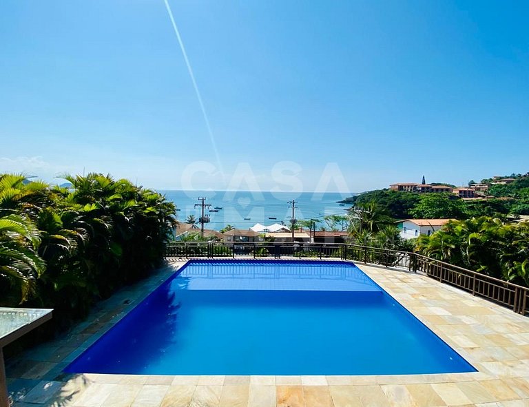 Linda casa com 6 quartos, sendo 3 suítes, localizada em João