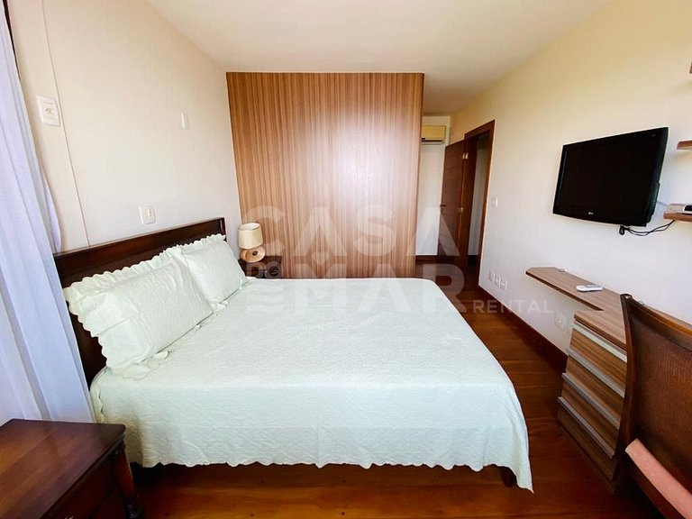 Linda casa com 6 quartos, sendo 3 suítes, localizada em João
