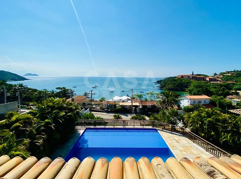 Linda casa com 6 quartos, sendo 3 suítes, localizada em João