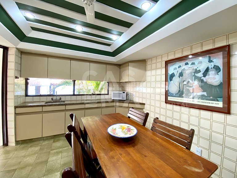 Beautiful House in Praia do Canto, Pé na Areia