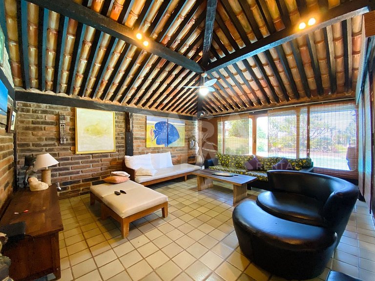 Casa em Geribá pé na areia, salão de jogos e espaço lounge.