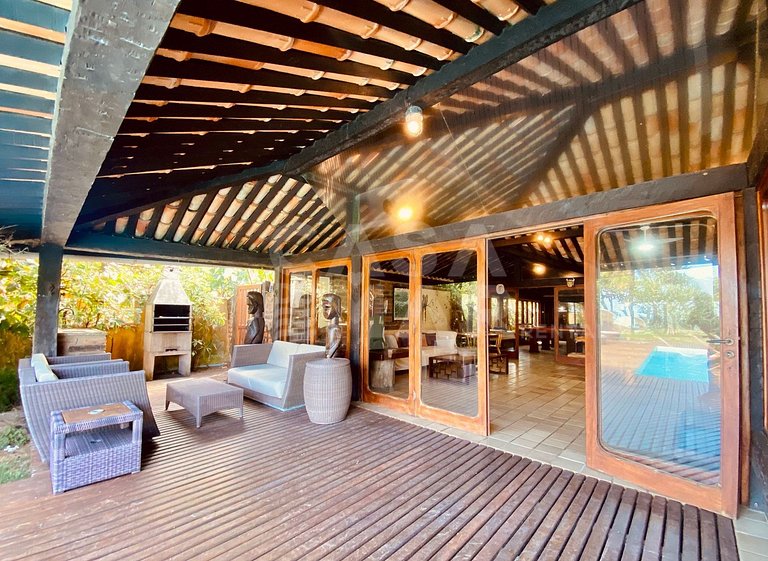 Casa em Geribá pé na areia, salão de jogos e espaço lounge.