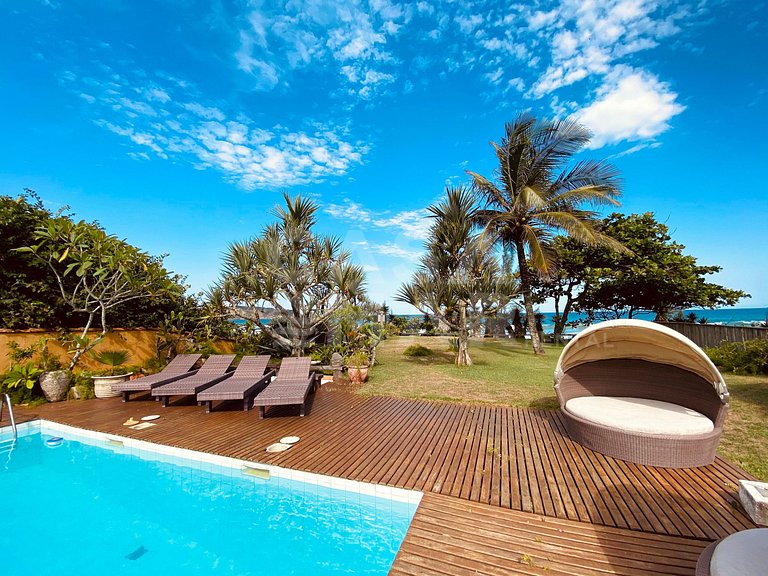 Casa em Geribá pé na areia, salão de jogos e espaço lounge.