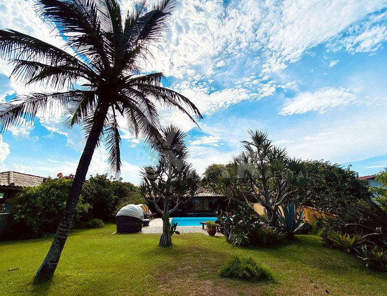 Casa em Geribá pé na areia, salão de jogos e espaço lounge.