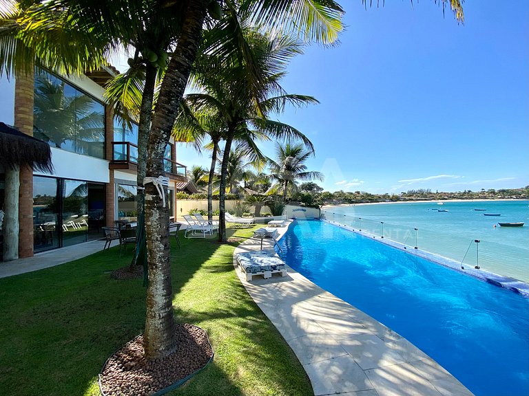 An incomparable house with 6 suites in Ferradura