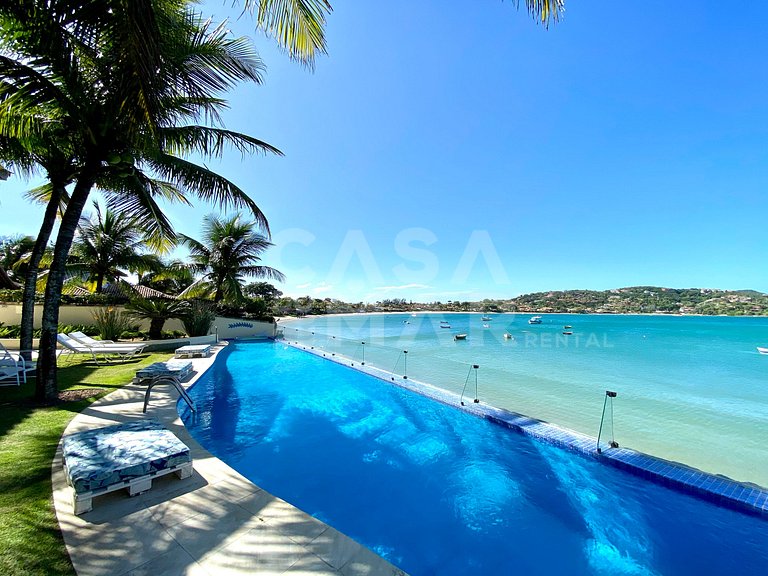 An incomparable house with 6 suites in Ferradura