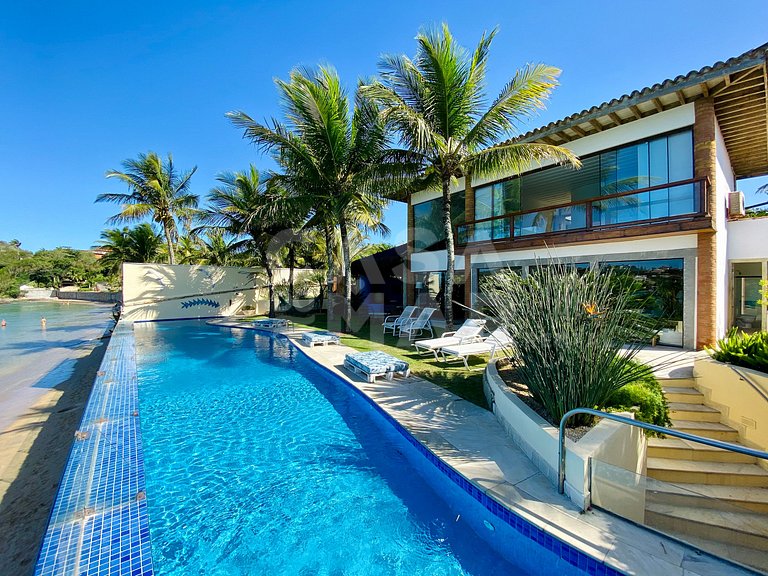 Uma casa incomparável com 6 suítes na Ferradura