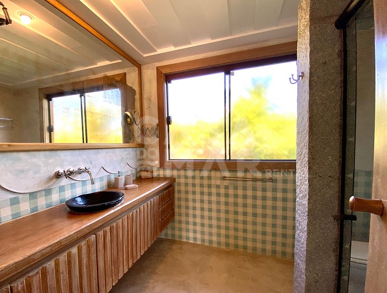 Uma casa incomparável com 6 suítes na Ferradura