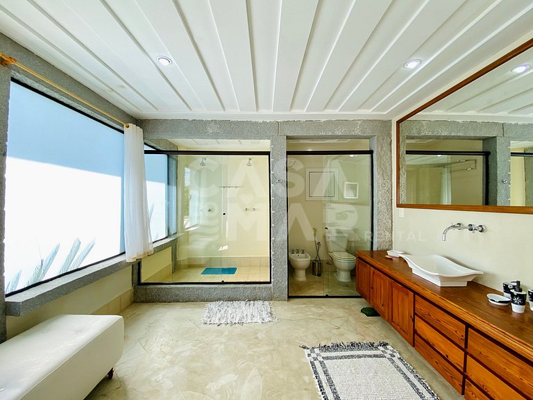 Uma casa incomparável com 6 suítes na Ferradura