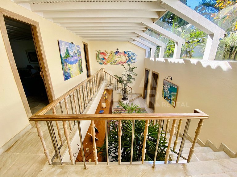 An incomparable house with 6 suites in Ferradura