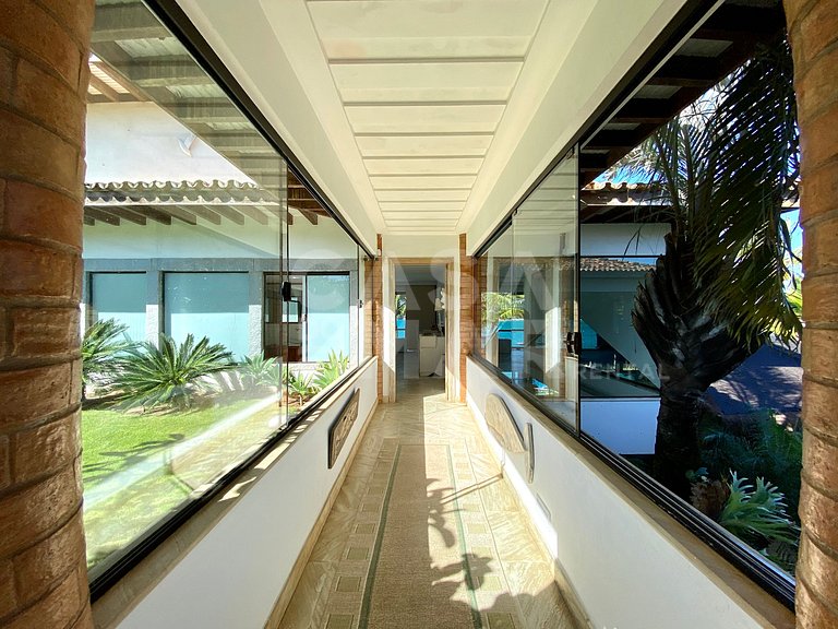 Uma casa incomparável com 6 suítes na Ferradura
