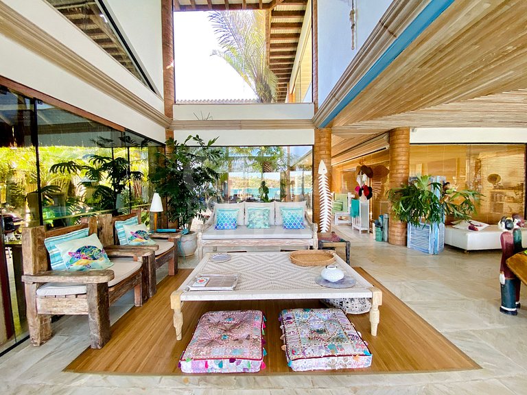 An incomparable house with 6 suites in Ferradura