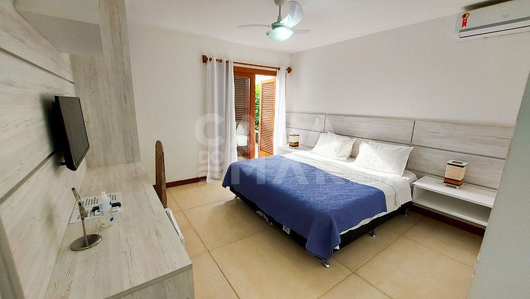 Excepcional casa com 8 suítes na Ferradura a 30 metros da pr