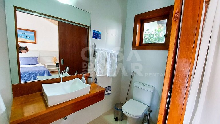 Excepcional casa com 8 suítes na Ferradura a 30 metros da pr