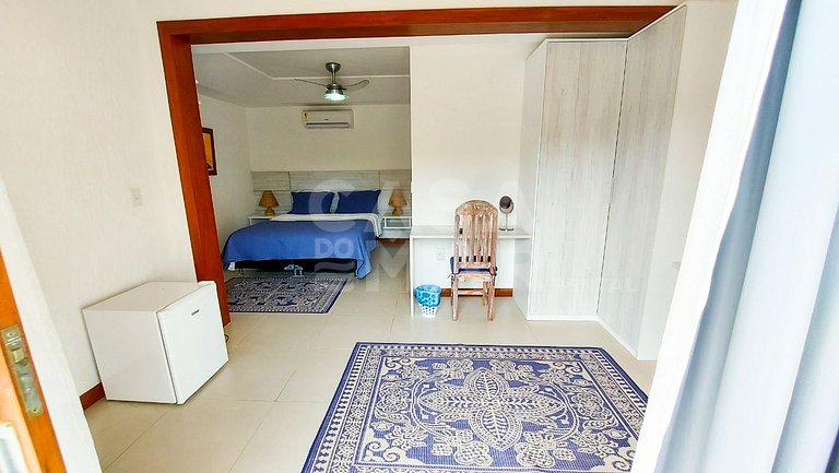 Exceptional house with 8 suites in Ferradura, 30 meters from