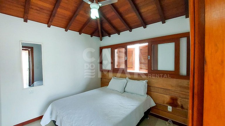 Excepcional casa com 8 suítes na Ferradura a 30 metros da pr