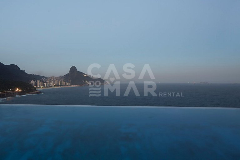 Linda mansão no Joá, com sete suítes, e vista