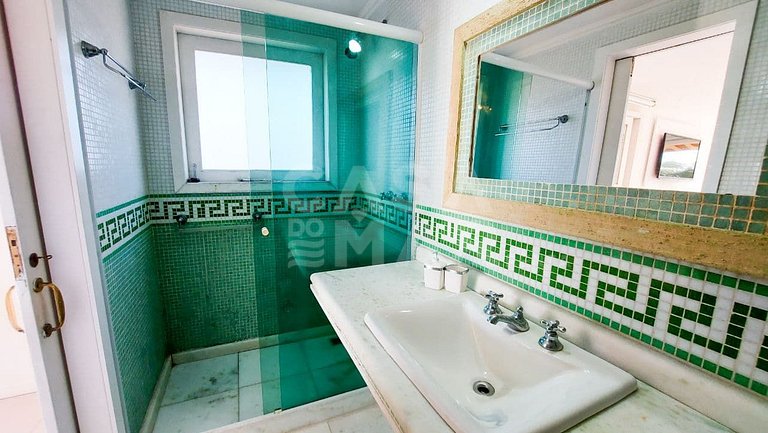 LINDA CASA DE CONDOMÍNIO COM VISTA PRIVILEGIADA PARA PRAIA D