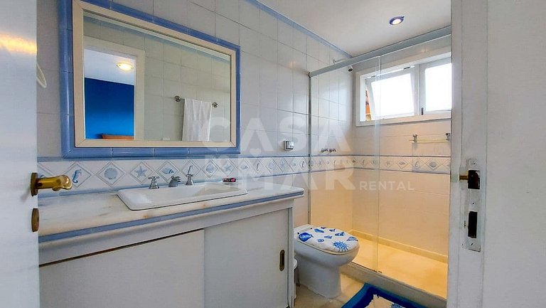 LINDA CASA DE CONDOMÍNIO COM VISTA PRIVILEGIADA PARA PRAIA D