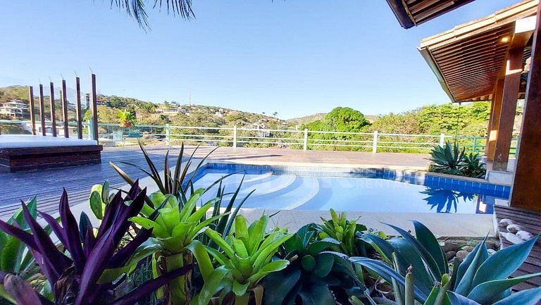 BEAUTIFUL CONDOMINIUM HOUSE WITH A PRIVILEGED VIEW TO FERRAD