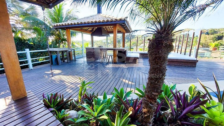 LINDA CASA DE CONDOMÍNIO COM VISTA PRIVILEGIADA PARA PRAIA D