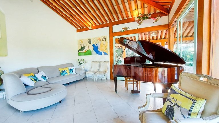 LINDA CASA DE CONDOMÍNIO COM VISTA PRIVILEGIADA PARA PRAIA D