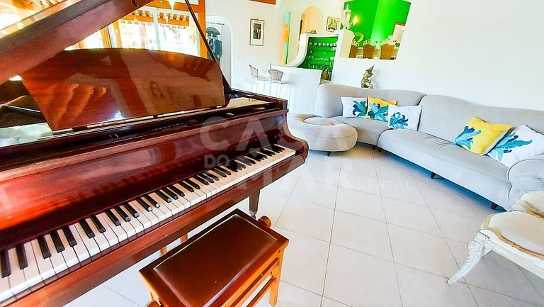 BEAUTIFUL CONDOMINIUM HOUSE WITH A PRIVILEGED VIEW TO FERRAD