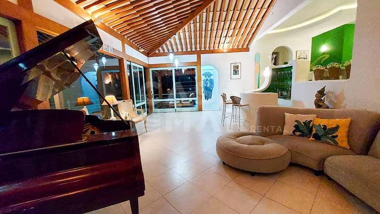 LINDA CASA DE CONDOMÍNIO COM VISTA PRIVILEGIADA PARA PRAIA D