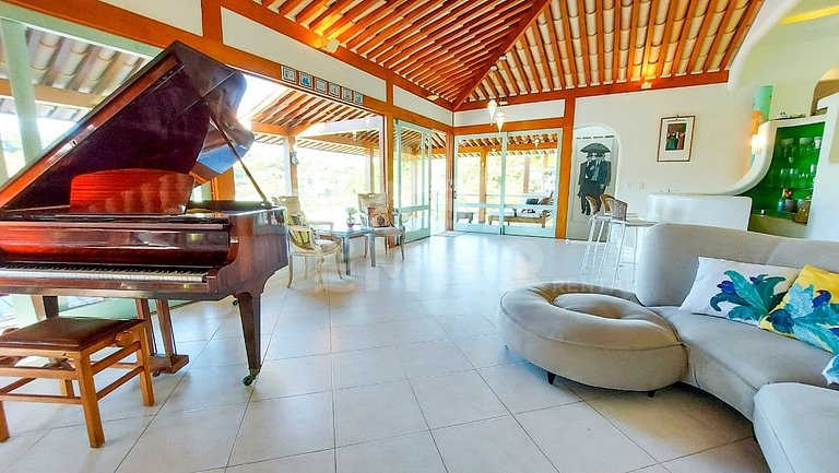 LINDA CASA DE CONDOMÍNIO COM VISTA PRIVILEGIADA PARA PRAIA D