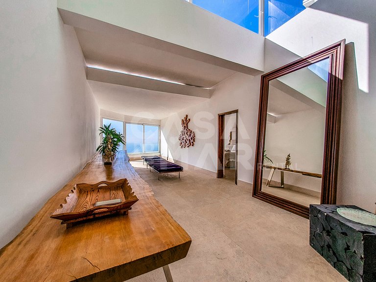 Mansão no Joá, com piscina de borda infinita com vista linda