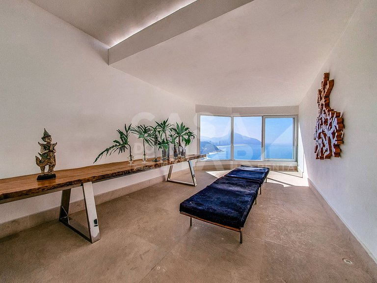 Mansão no Joá, com piscina de borda infinita com vista linda