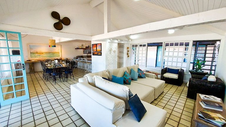 Linda casa com cinco suítes, pé na areia em Geribá.