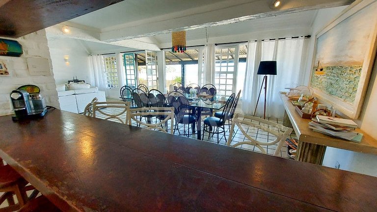 Linda casa com cinco suítes, pé na areia em Geribá.
