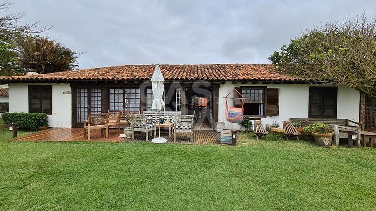 A charming house, in condominium standing on the sand, Praia
