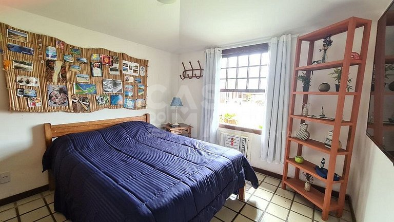 Uma casa charmosa, em condomínio pé na areia, Praia Rasa.