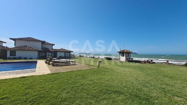 Uma casa charmosa, em condomínio pé na areia, Praia Rasa.