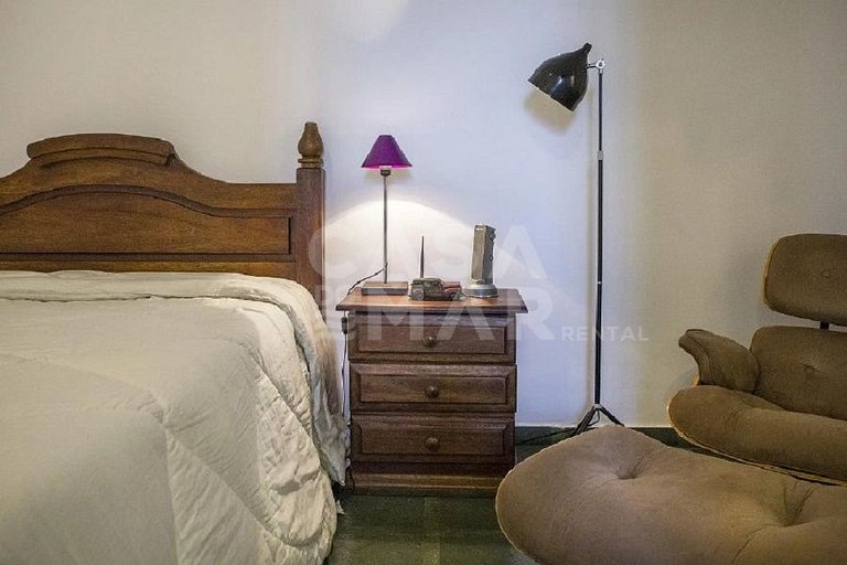 Casa em Manguinhos, próximo ao clube de velas, com ampla áre