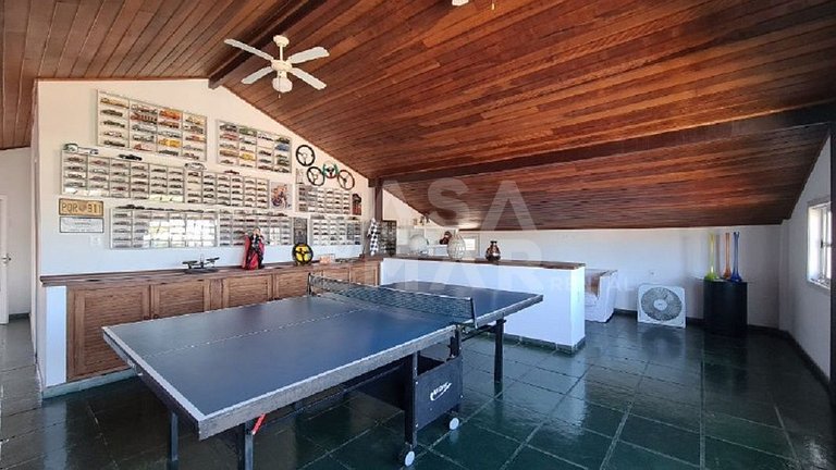 Casa em Manguinhos, próximo ao clube de velas, com ampla áre