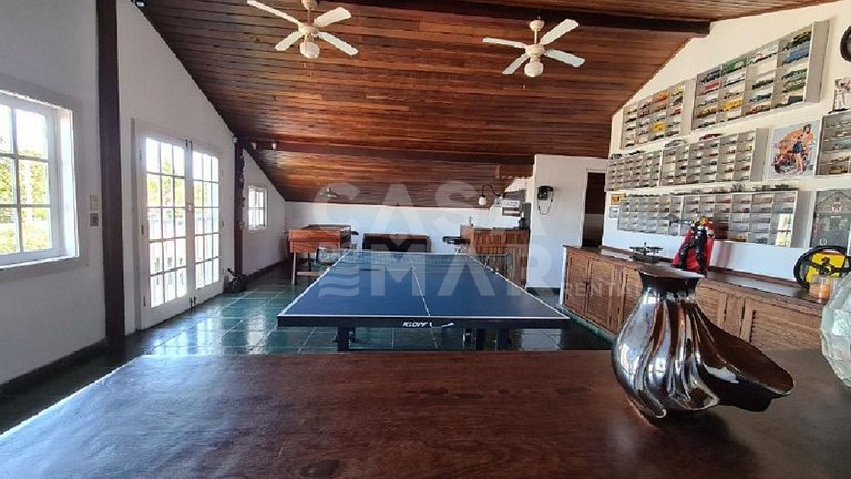 Casa em Manguinhos, próximo ao clube de velas, com ampla áre